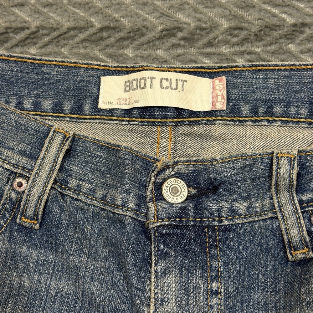 Vintage Levis 527 Jeans Mens 36x34 Blue Medium Wash Cotton Bootcut Denim Y2K - Picture 2 of 15